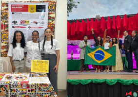 Estudantes recebem prêmio internacional por jogo de tabuleiro inspirado no bloco afro Ilê Aiyê