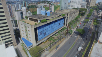 Médico é multado em R$ 40 mil por acúmulo de quatro cargos públicos em MG